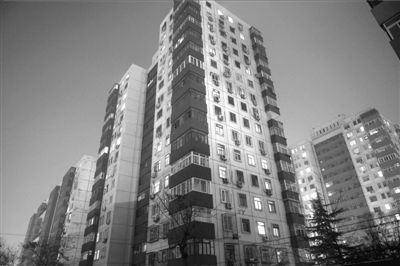 北京中關(guān)村902號(hào)樓。本報(bào)記者潘之望攝
