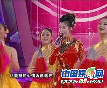 宋祖英確認加盟蛇年春晚 連登24屆春晚造型大回顧(組圖)