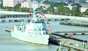 據(jù)新華社青島艦2月1日電由海軍北海艦隊(duì)3艘軍艦組成的中國(guó)海軍艦艇編隊(duì)，2月1日11時(shí)40分許按照預(yù)定計(jì)劃通過巴士海峽，進(jìn)入我國(guó)南海海域。