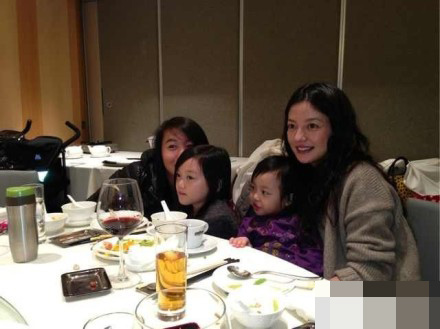 趙薇母女與竇靖童、李嫣