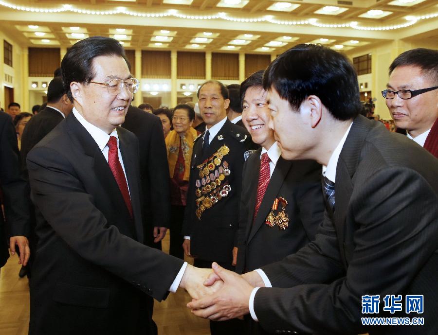 中共中央國務(wù)院在京舉行春節(jié)團拜會