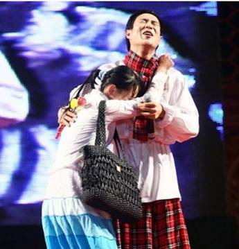 揭與粉絲玩曖昧男星：劉謙獻(xiàn)熱吻 陳奕迅邀歌迷開(kāi)房