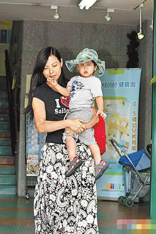 揭秘臺(tái)灣藝人的生存實(shí)況：被潛、被虐、被賣肉！