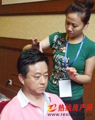 曝謝娜周濤等名嘴私生活差距：或工資6000或住千萬(wàn)豪宅