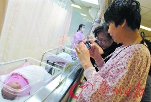 香港醫(yī)院中的內(nèi)地產(chǎn)婦。（資料圖片，CFP）