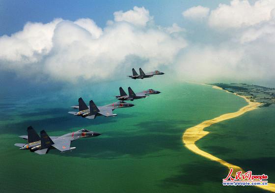 廣空航空兵某師戰(zhàn)鷹守護(hù)在祖國(guó)的南疆海域。沈玲攝