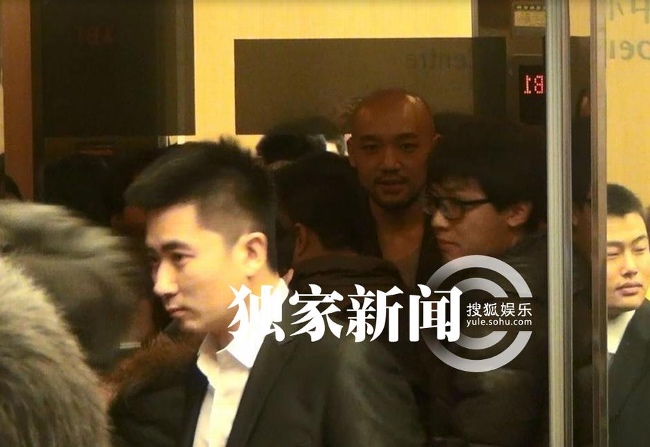 李代沫機(jī)場喬裝玩低調(diào) 工作不休撈金忙