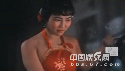 口味有點(diǎn)重！成龍大哥早年三級(jí)片曝光 與艷星翻云覆雨