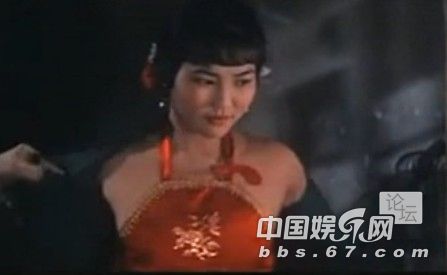 口味有點(diǎn)重！成龍大哥早年三級(jí)片曝光 與艷星翻云覆雨