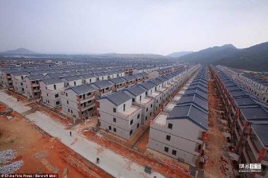 住在中國:房?jī)r(jià)比天高 蝸居如蟻穴