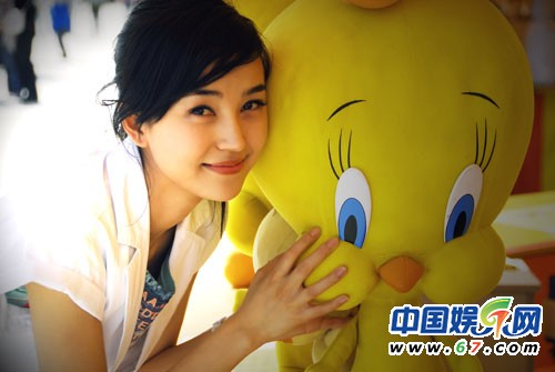 北影十年?；ㄈ毓?《老房有喜》童星小燕子標(biāo)準(zhǔn)美人胚