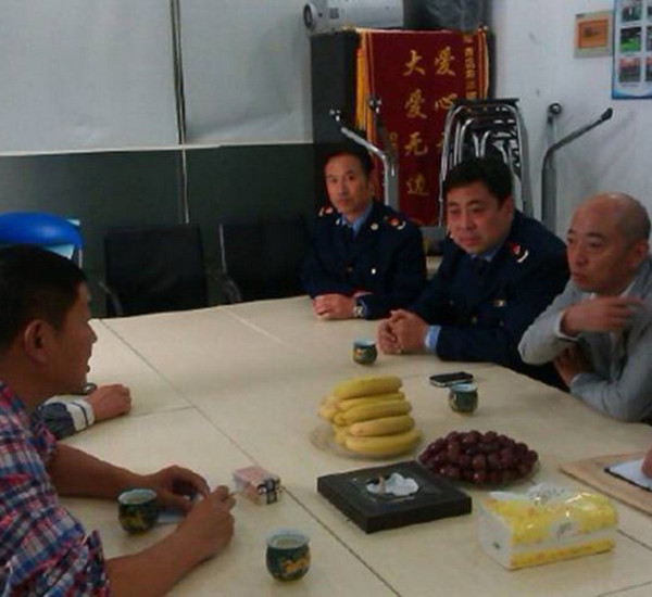 市北分局圍繞群眾最關(guān)心的問(wèn)題，認(rèn)真聽(tīng)取企業(yè)負(fù)責(zé)人的意見(jiàn)