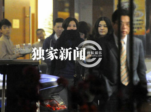 趙薇會友被跟拍速閃人
