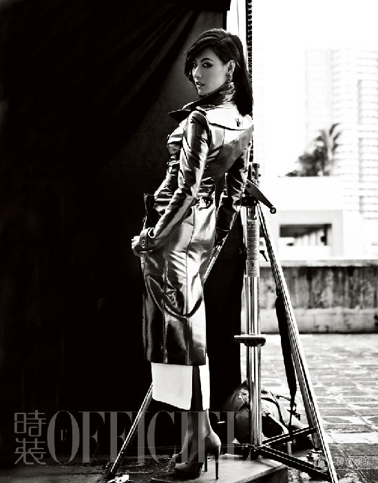 “辣媽”張柏芝登封面拍時尚大片 復古裝露美背光鮮似少女