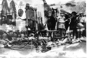 1943年3月，新四軍在鹽阜區(qū)反“掃蕩”作戰(zhàn)中連續(xù)作戰(zhàn)50天。圖為陳集戰(zhàn)斗中的繳獲品。