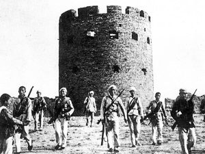 八路軍攻克曲陽縣下河鎮(zhèn)日軍據(jù)點(diǎn)。