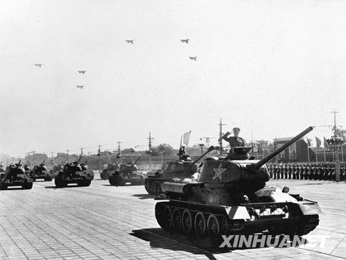 1958年國(guó)慶閱兵 民兵方隊(duì)規(guī)?？涨?組圖)