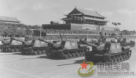 1958年國(guó)慶閱兵 民兵方隊(duì)規(guī)?？涨?組圖)